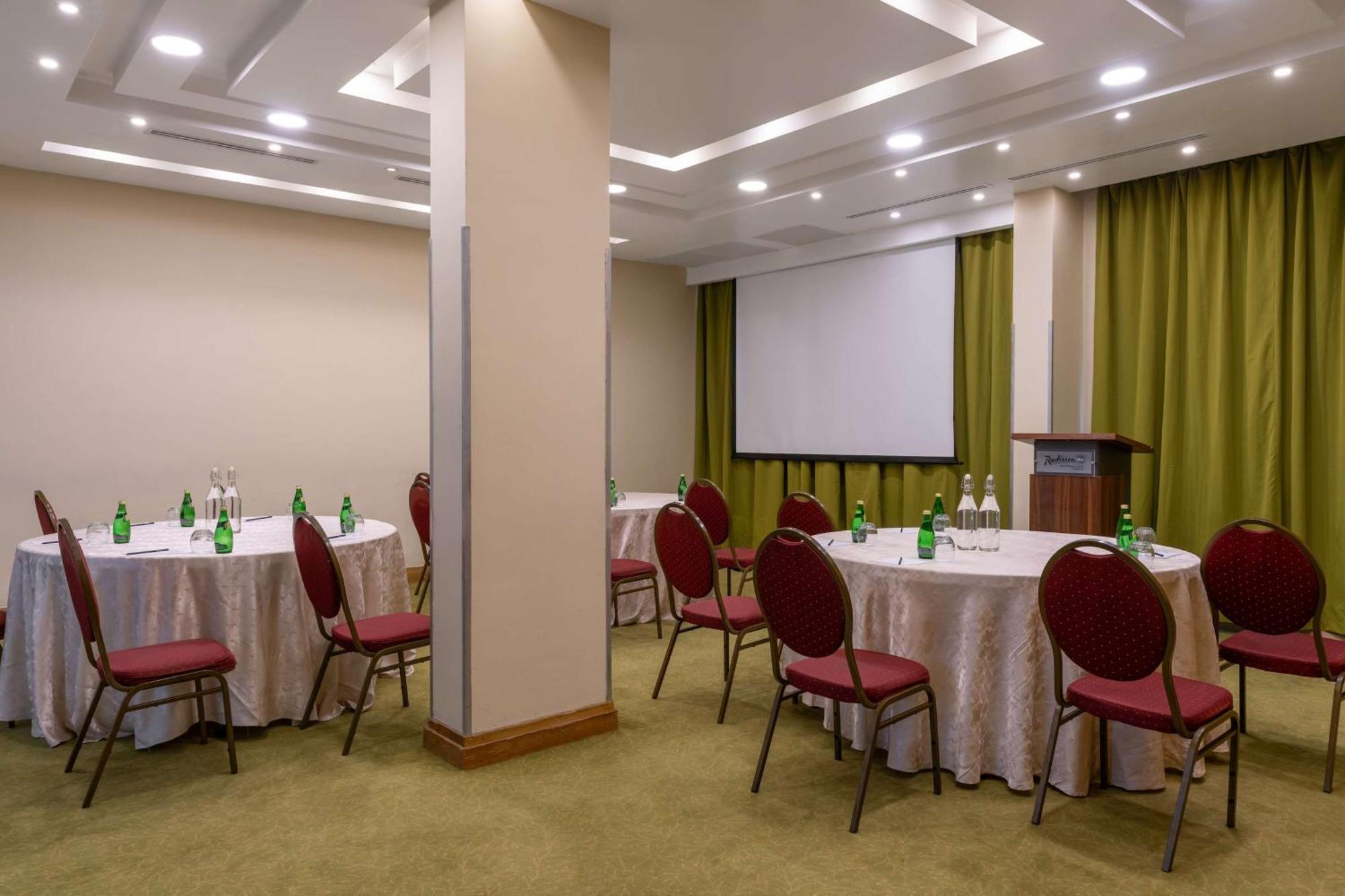 Radisson Blu Anchorage Hotel ลากอส ภายนอก รูปภาพ