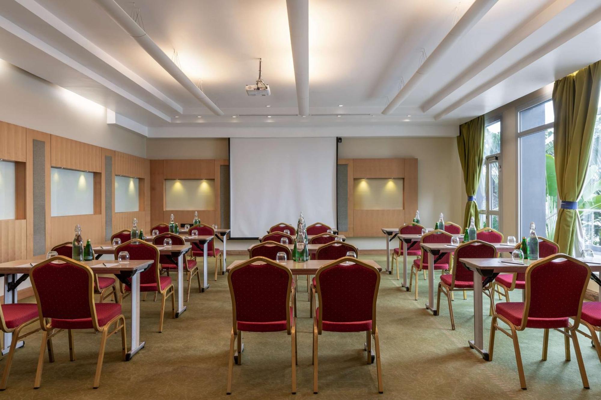 Radisson Blu Anchorage Hotel ลากอส ภายนอก รูปภาพ